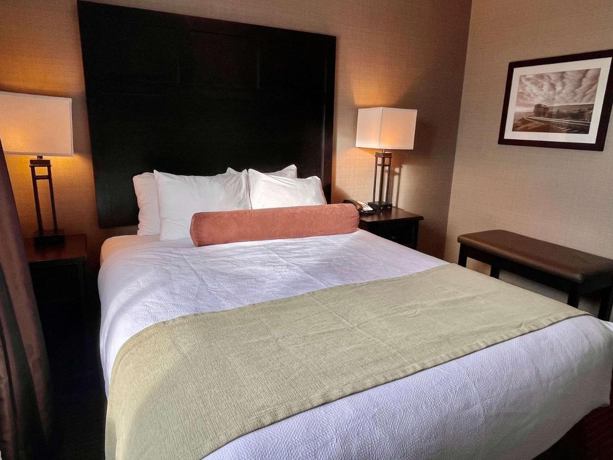 Best Western Plus Okotoks Inn & Suites Eksteriør billede