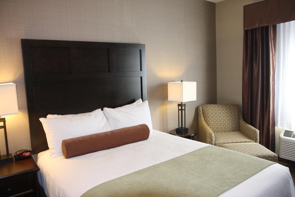Best Western Plus Okotoks Inn & Suites Værelse billede