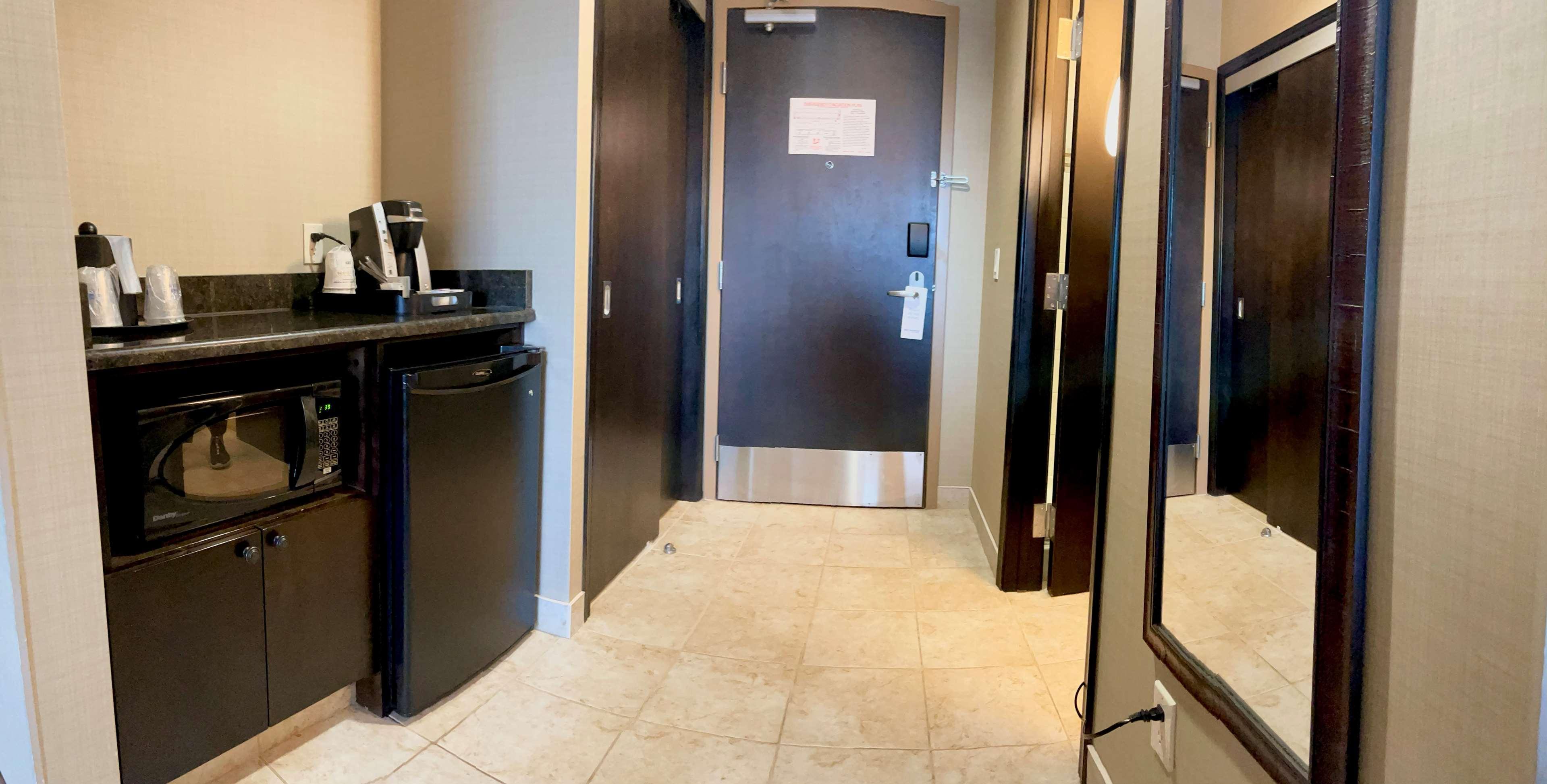 Best Western Plus Okotoks Inn & Suites Eksteriør billede