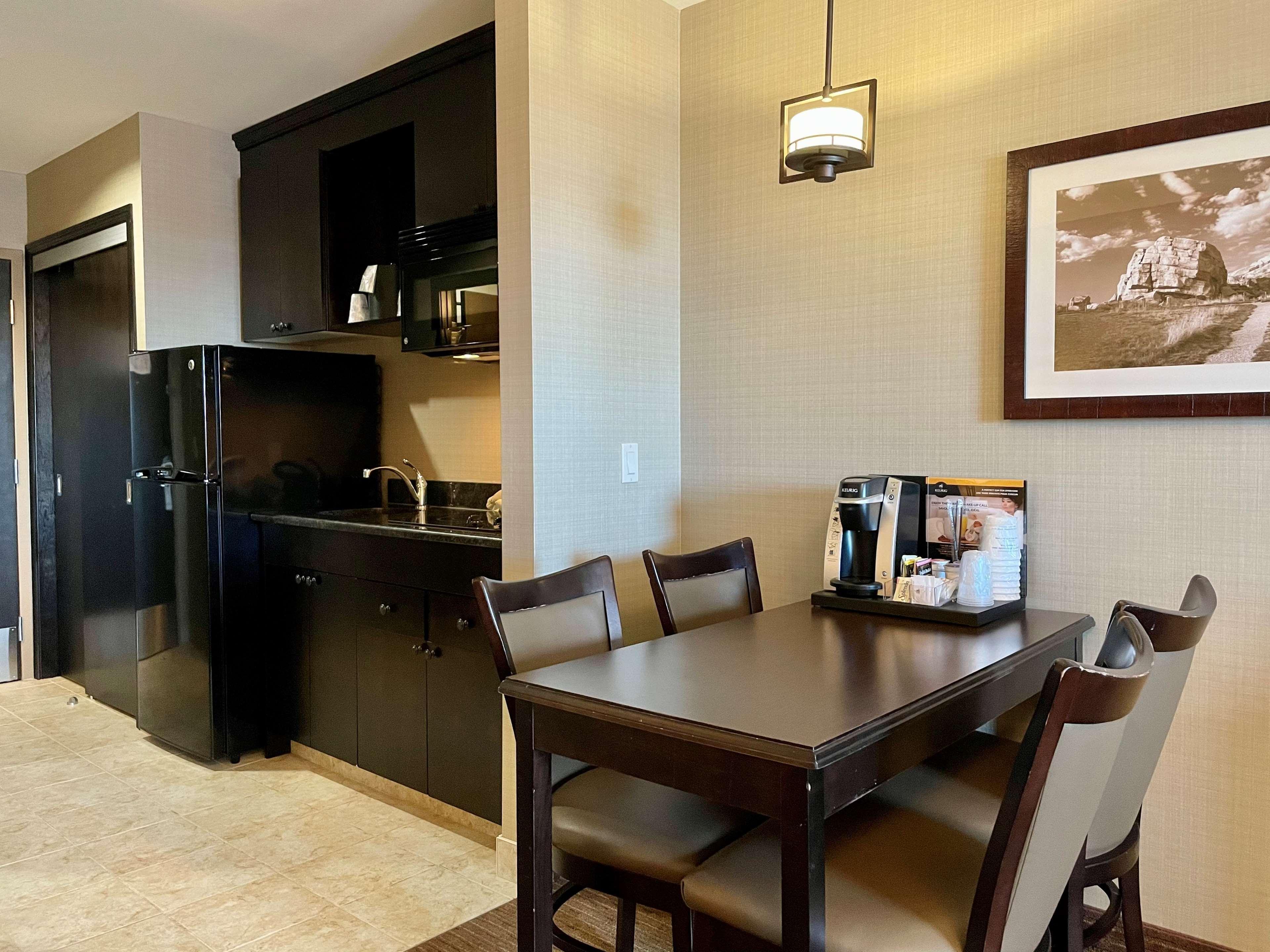 Best Western Plus Okotoks Inn & Suites Eksteriør billede