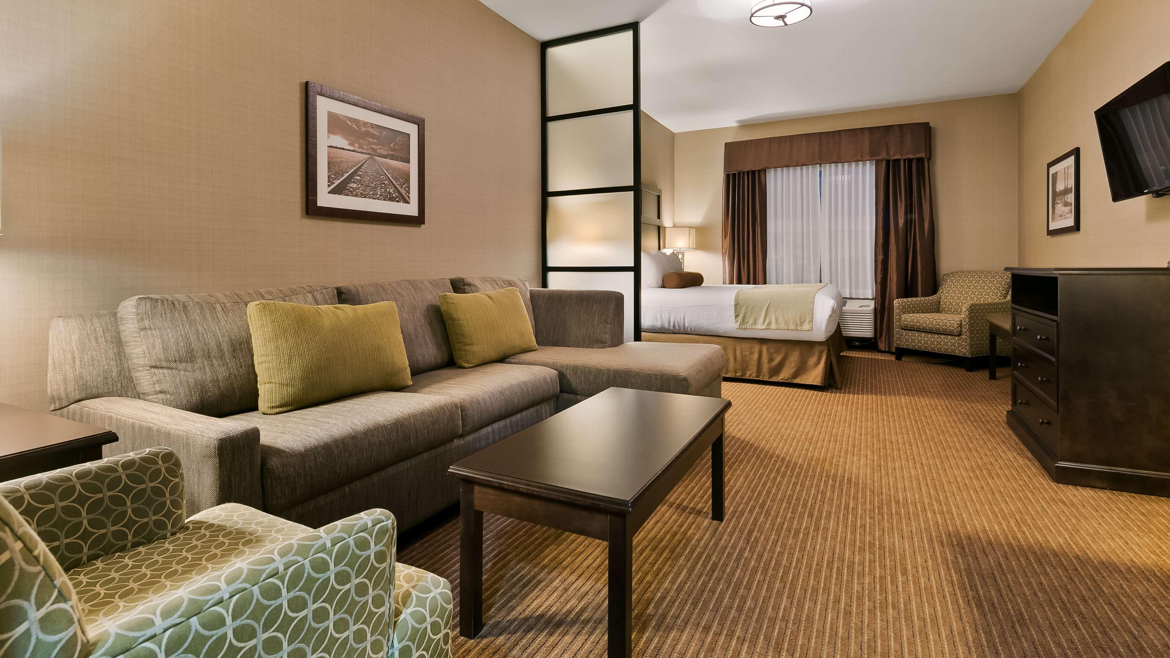 Best Western Plus Okotoks Inn & Suites Eksteriør billede
