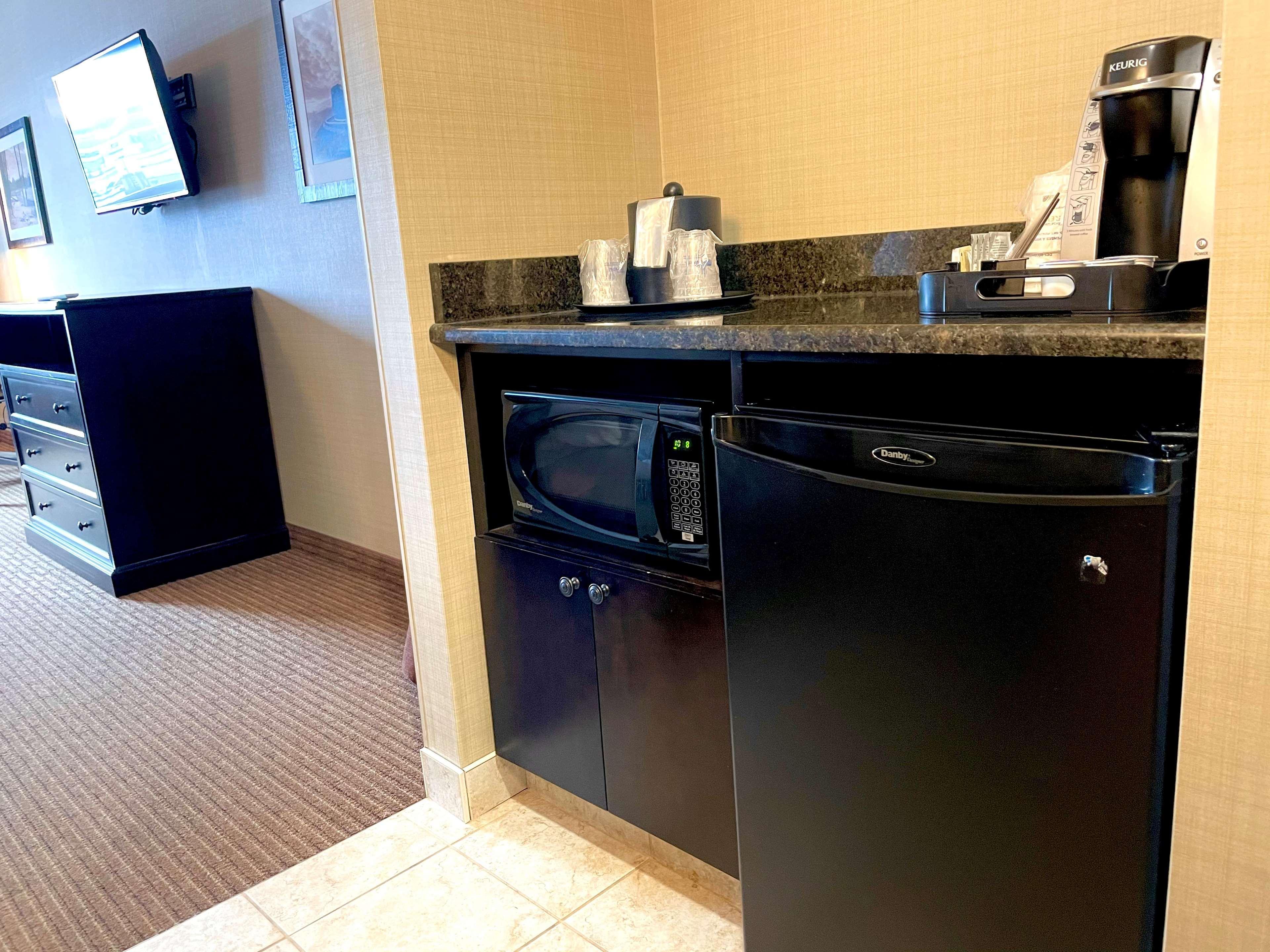 Best Western Plus Okotoks Inn & Suites Eksteriør billede