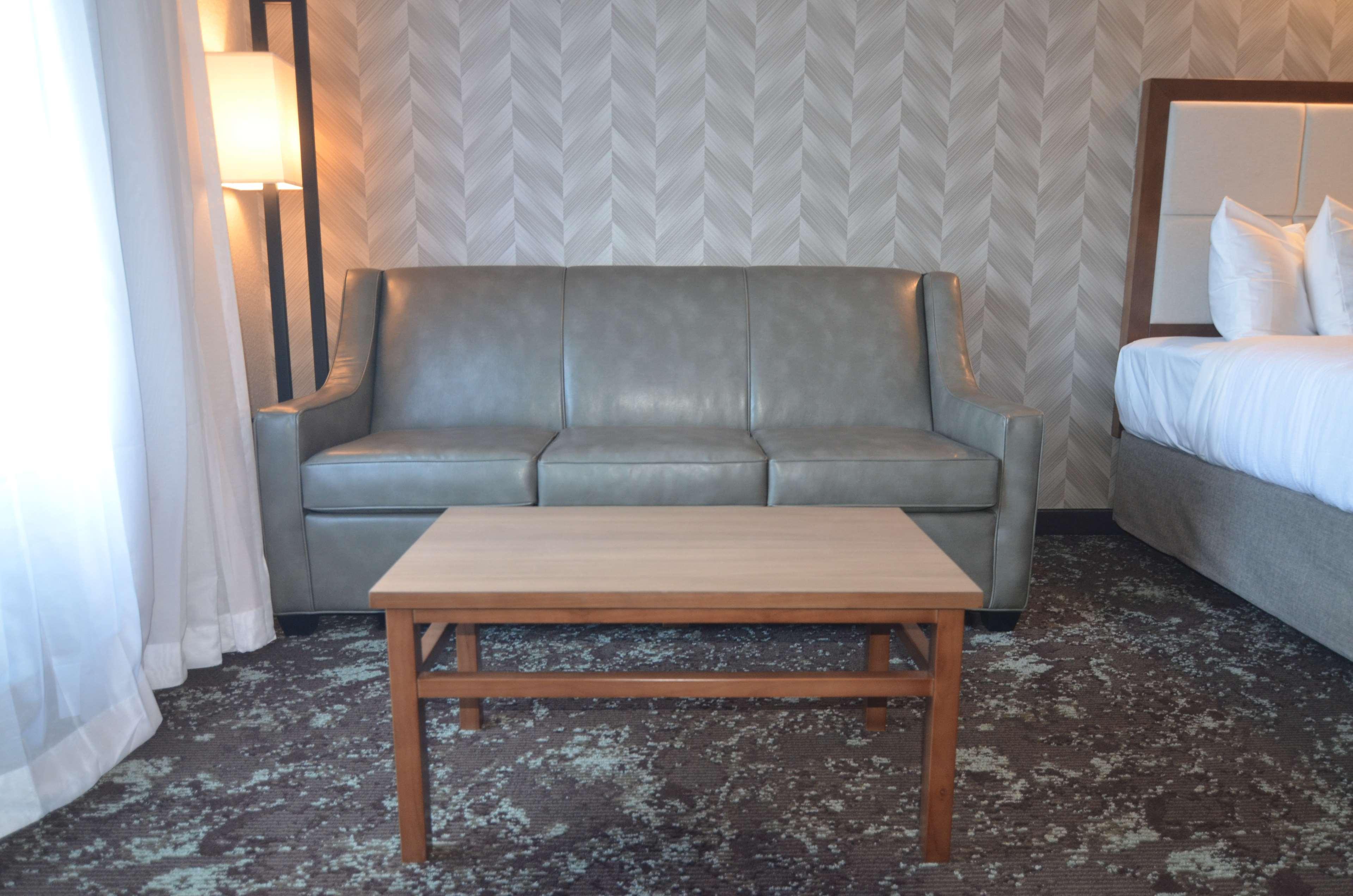 Best Western Plus Okotoks Inn & Suites Eksteriør billede