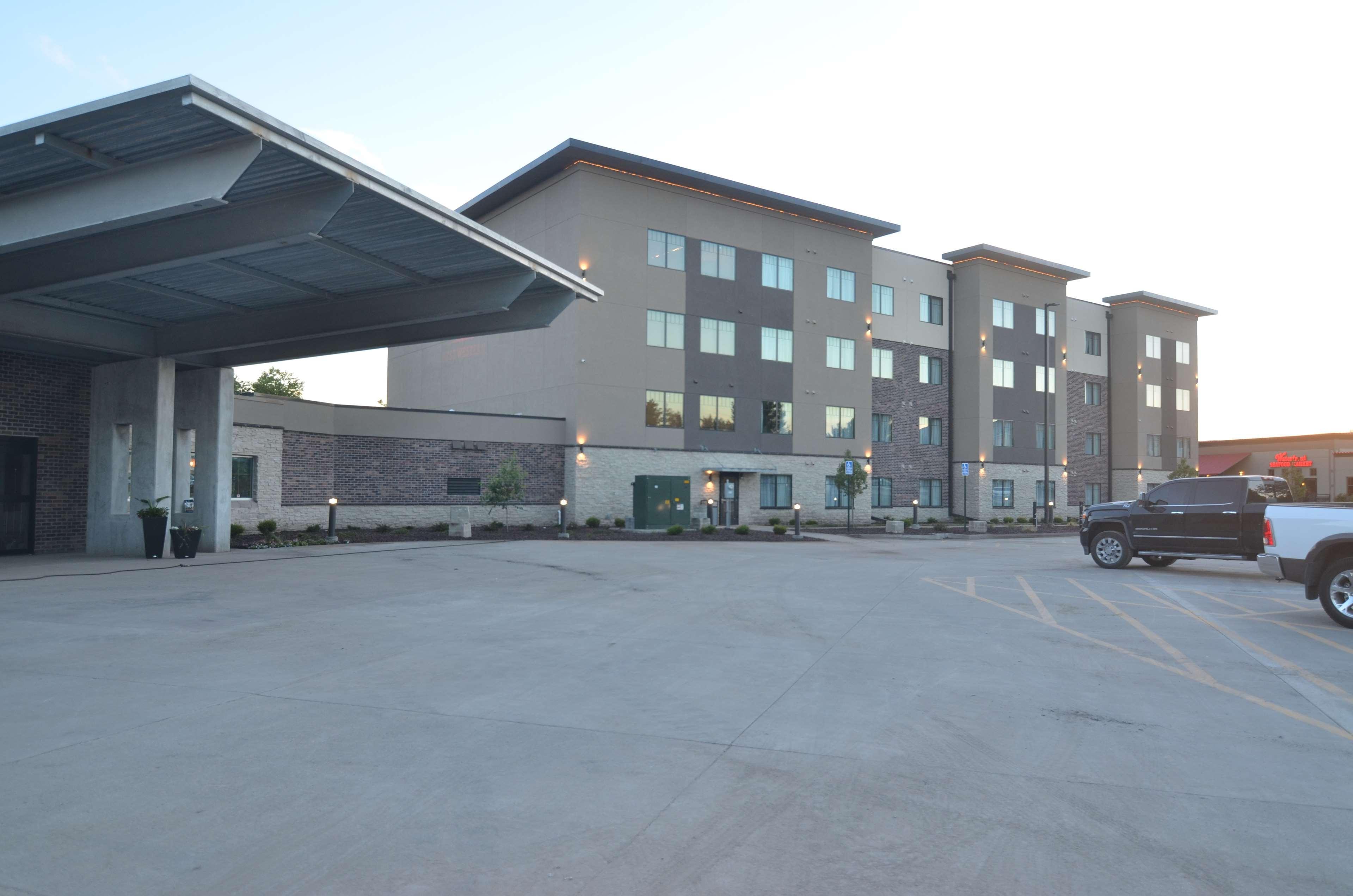 Best Western Plus Okotoks Inn & Suites Eksteriør billede