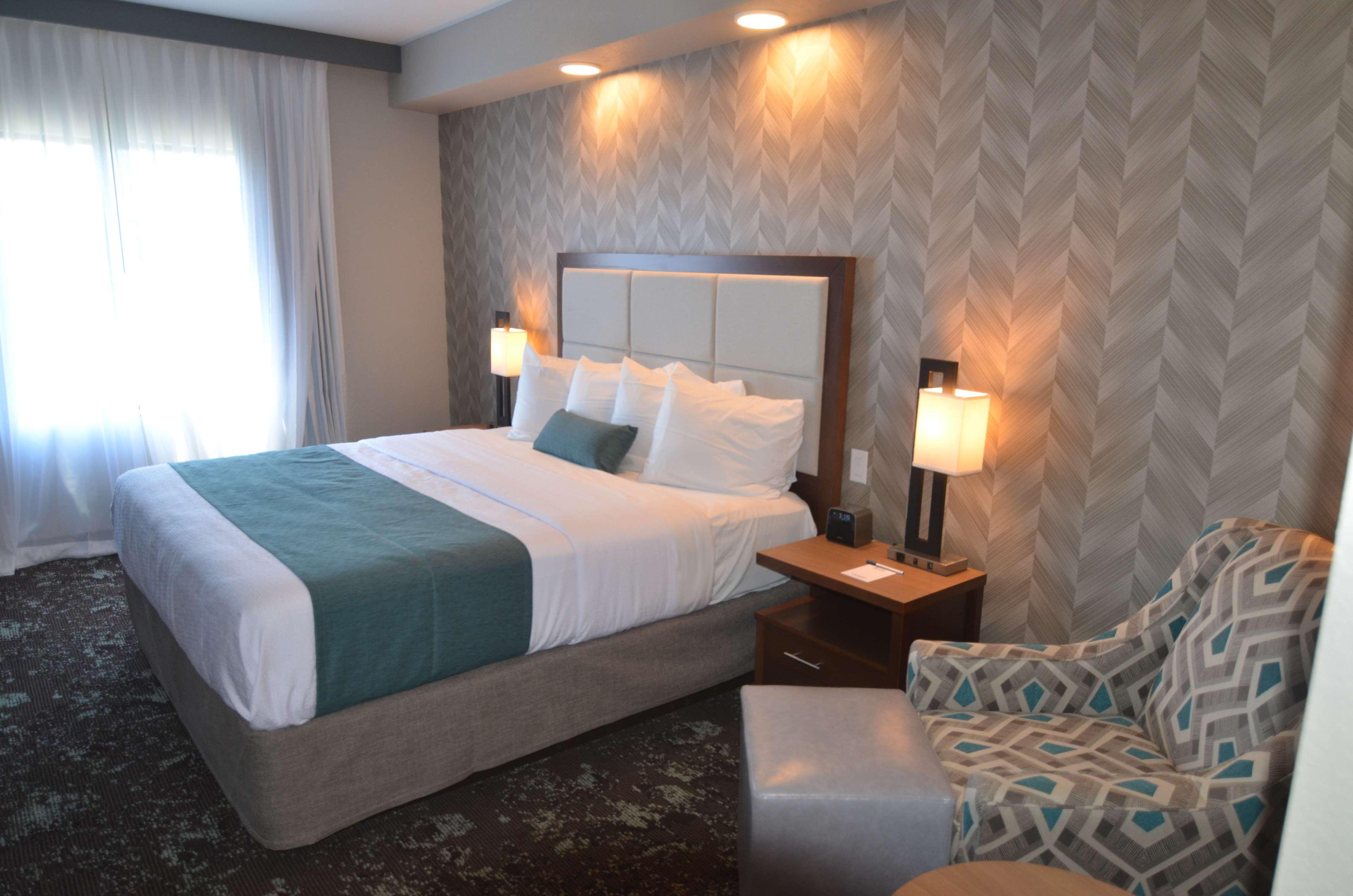 Best Western Plus Okotoks Inn & Suites Eksteriør billede