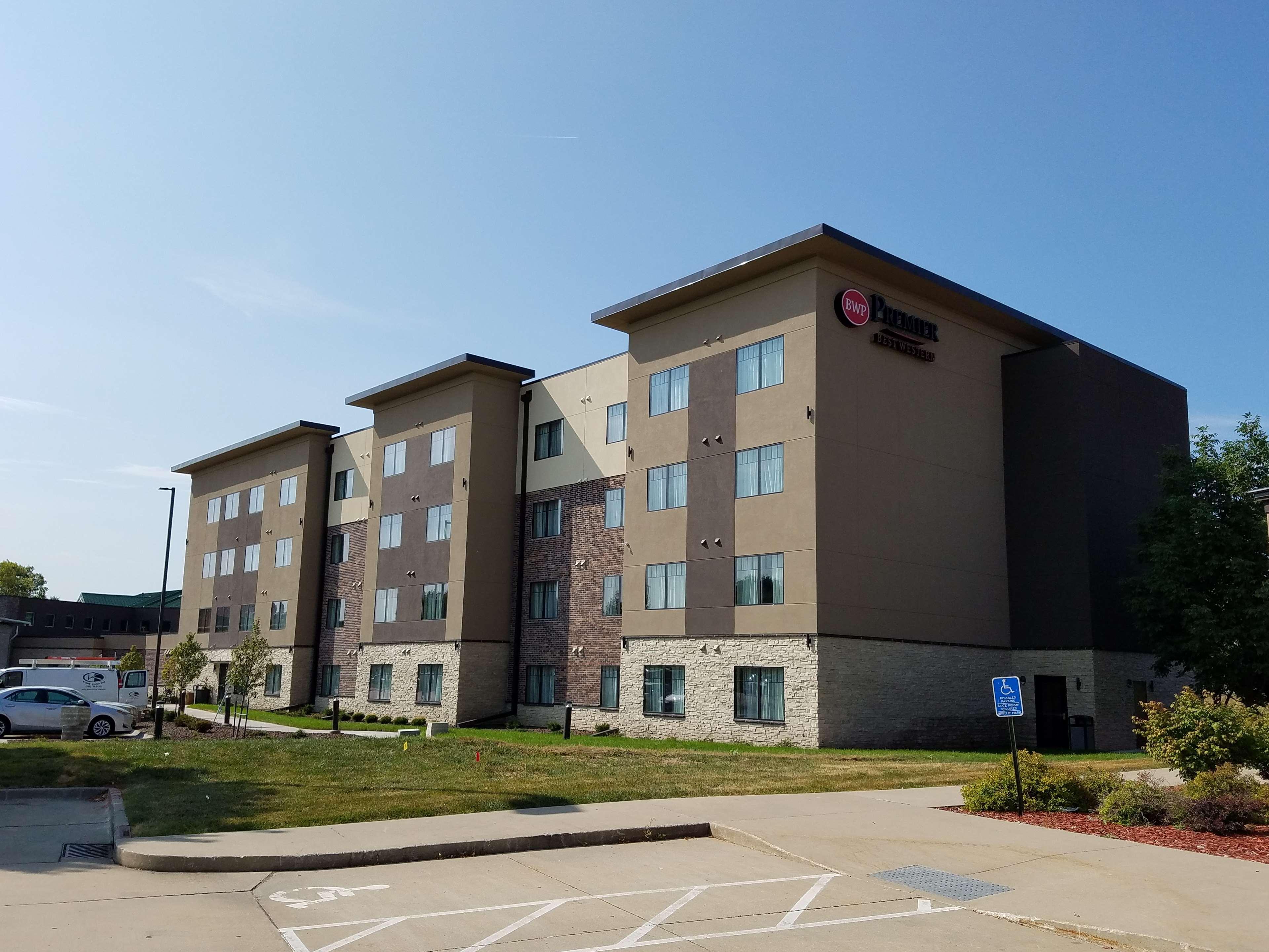 Best Western Plus Okotoks Inn & Suites Eksteriør billede
