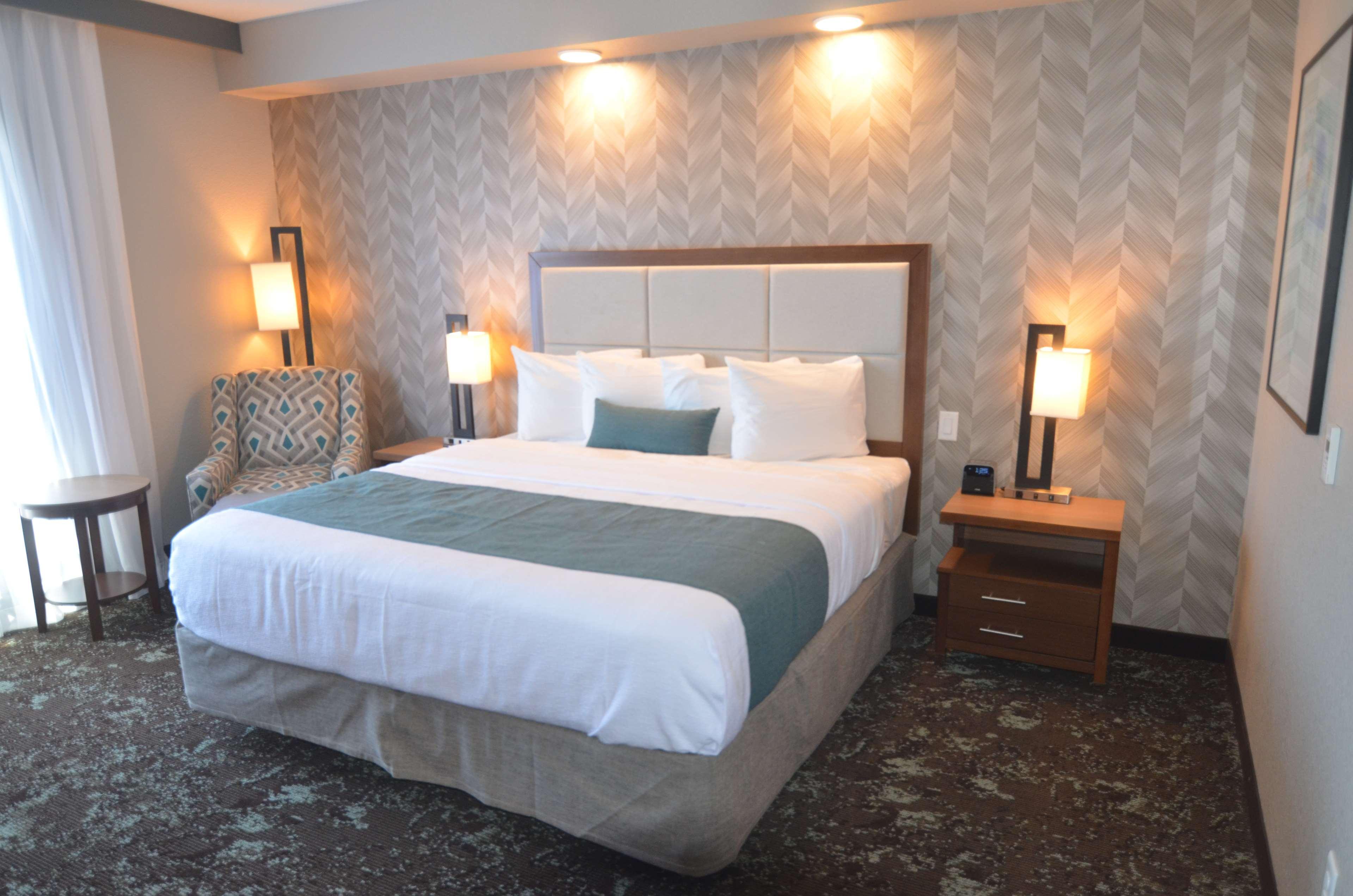 Best Western Plus Okotoks Inn & Suites Eksteriør billede