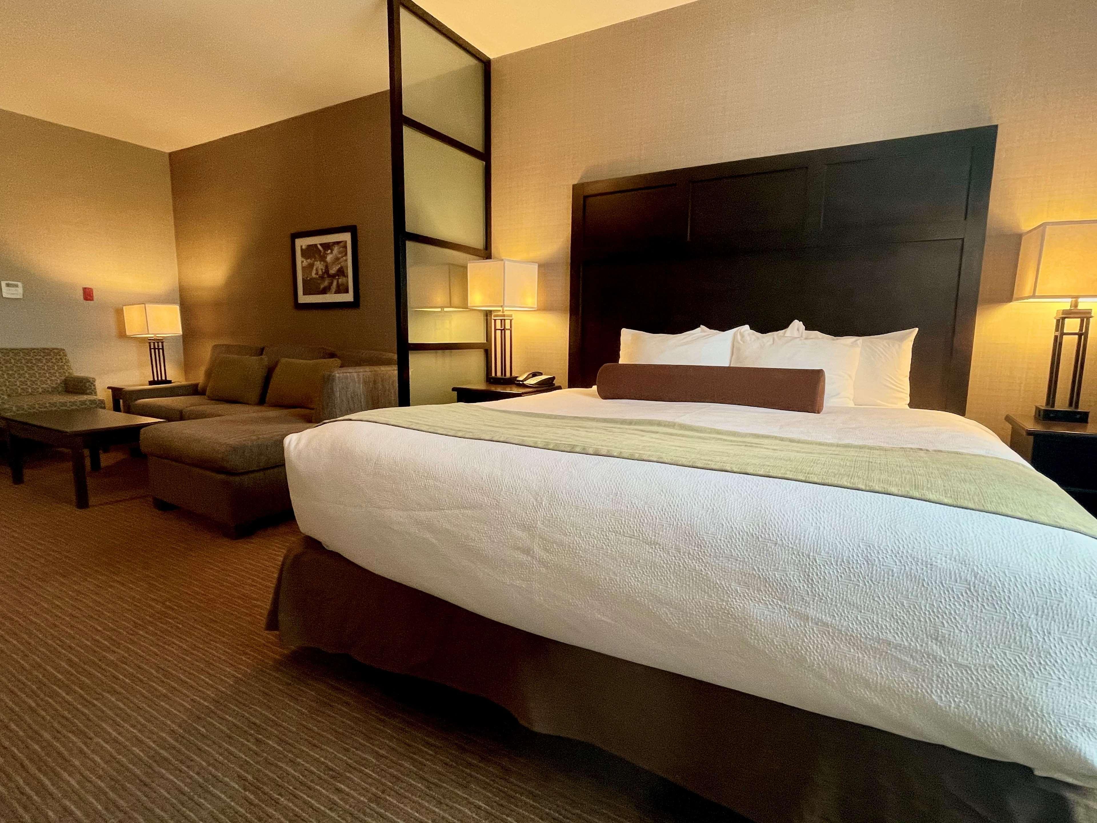 Best Western Plus Okotoks Inn & Suites Eksteriør billede